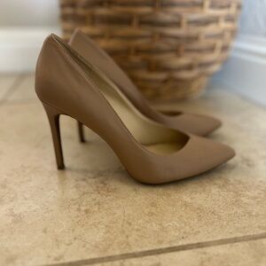 Jessica Simpson Tan Women's Pointed Toe Pumps